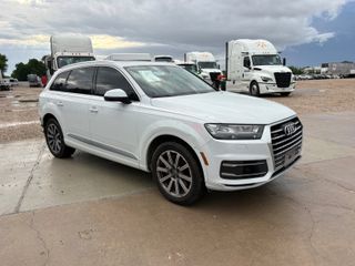 2017 Audi Q7 3.0T Premium - Exterior Front Right Corner Image